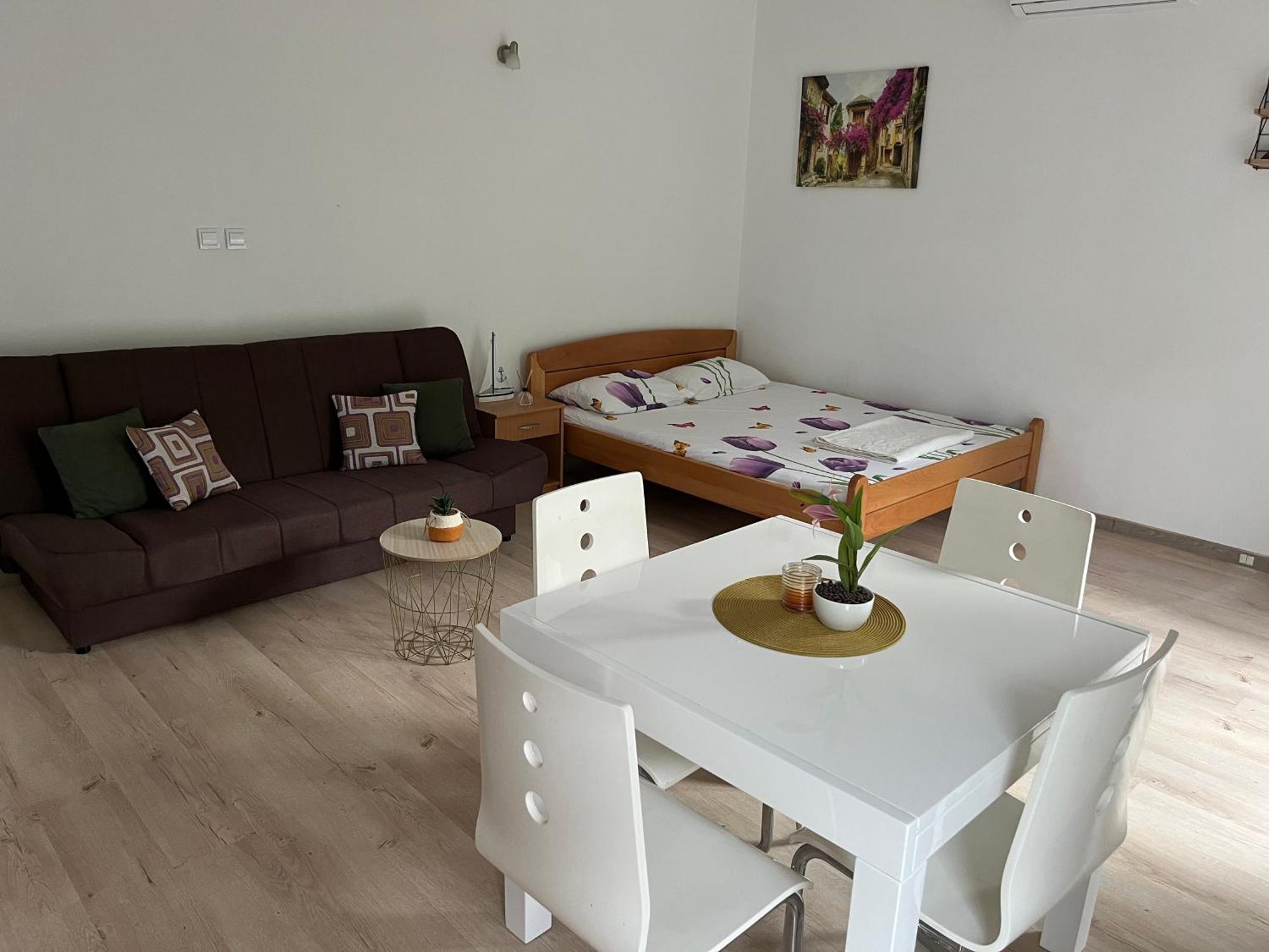 Apartman Iskra Bijela Eksteriør billede