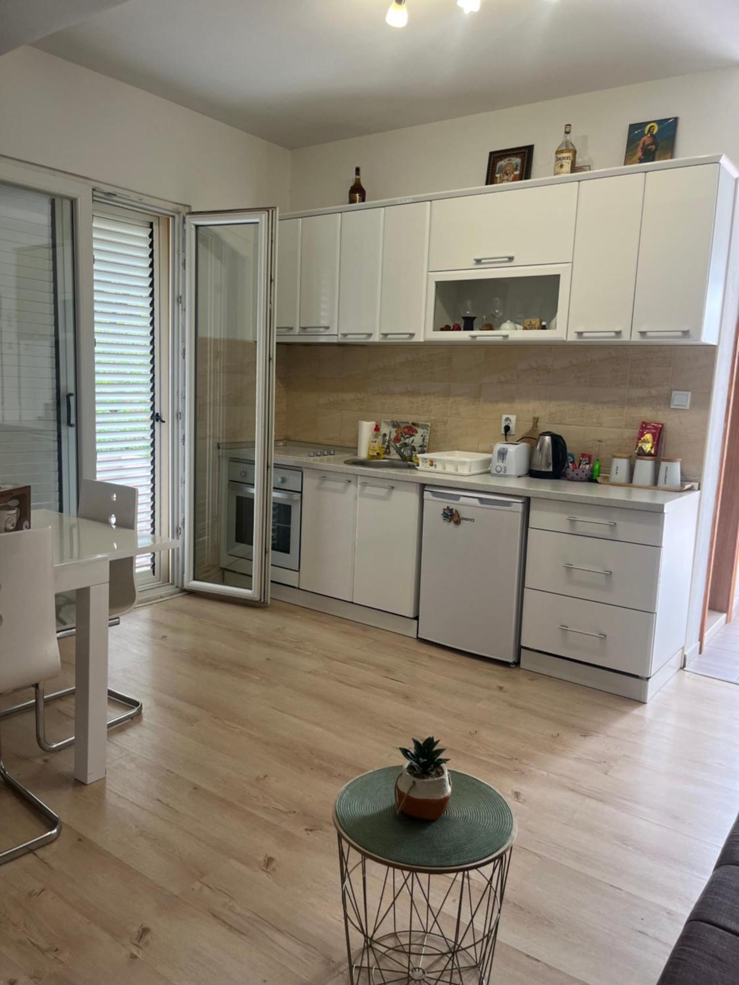 Apartman Iskra Lejlighed Bijela Eksteriør billede