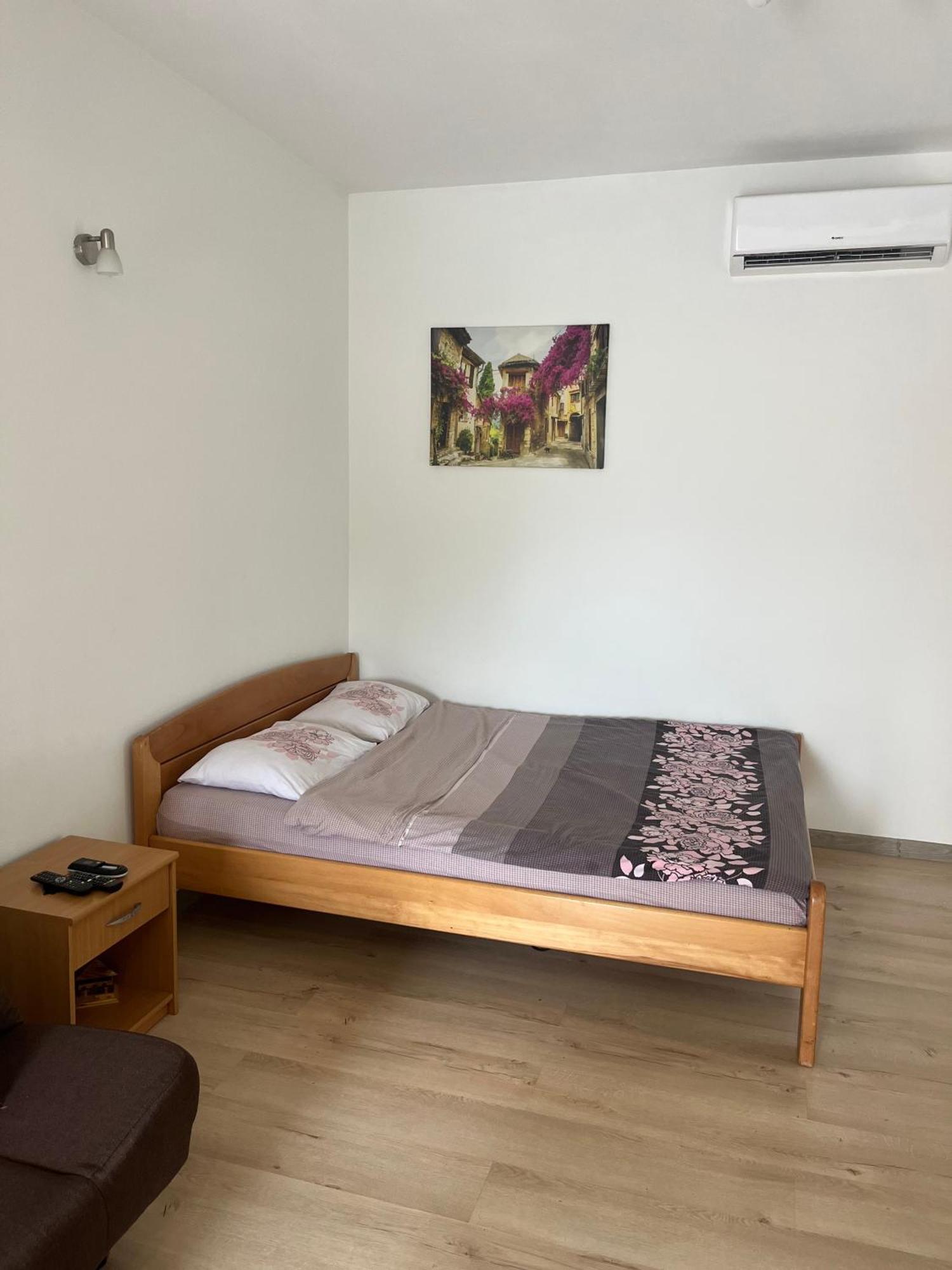 Apartman Iskra Bijela Eksteriør billede